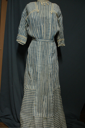 Edwardian day dress, c. 1900-1910. Blue/white cotton stripe with crochet ivory lace