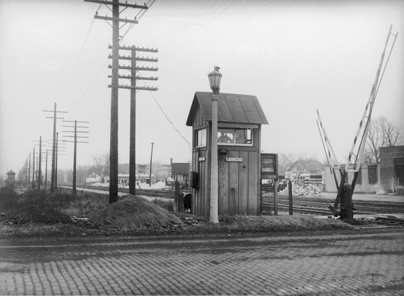 Baltimore & Ohio grade crossing at Wiscinsin Ave. and Randolph St., c. 1900