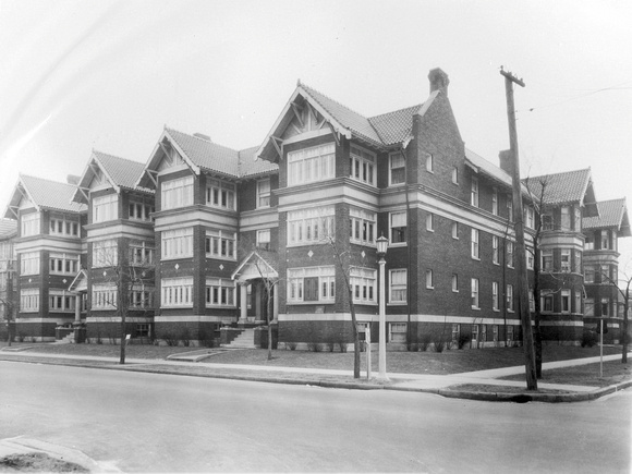 Apartments, southeast corner of Washington & Grove, Oak Park, 1927