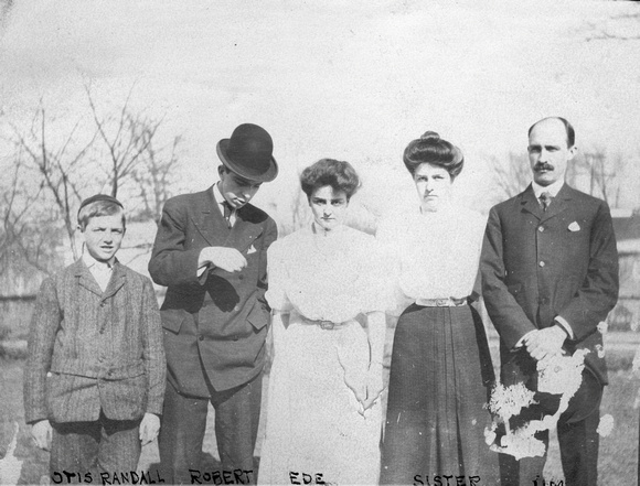 Family Portrait, 314 Pleasant St., 1907